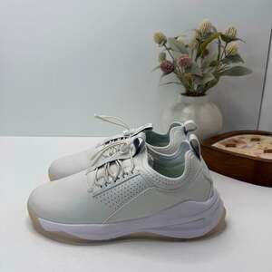 Clove Classic Nursing Sneaker Brilliant White Women 7.5 Tried on Healthcare